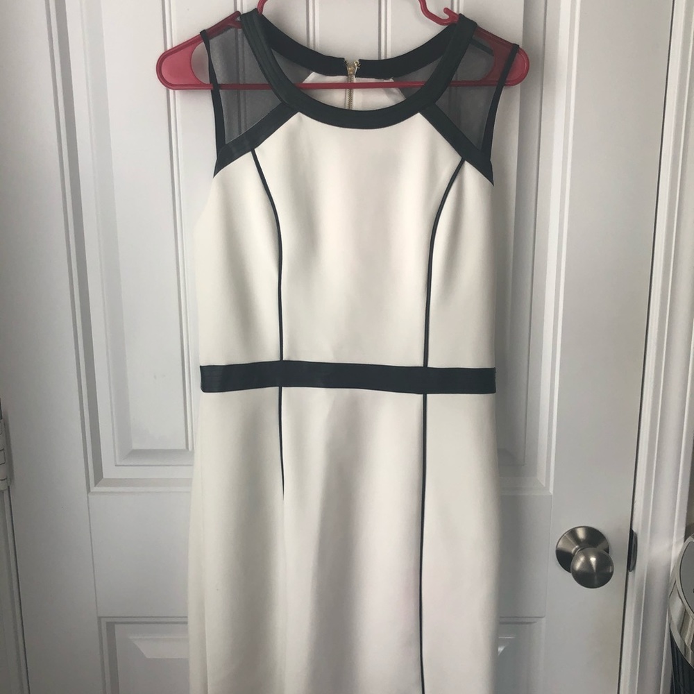 GUESS white and black knee- length pencil dress. 8